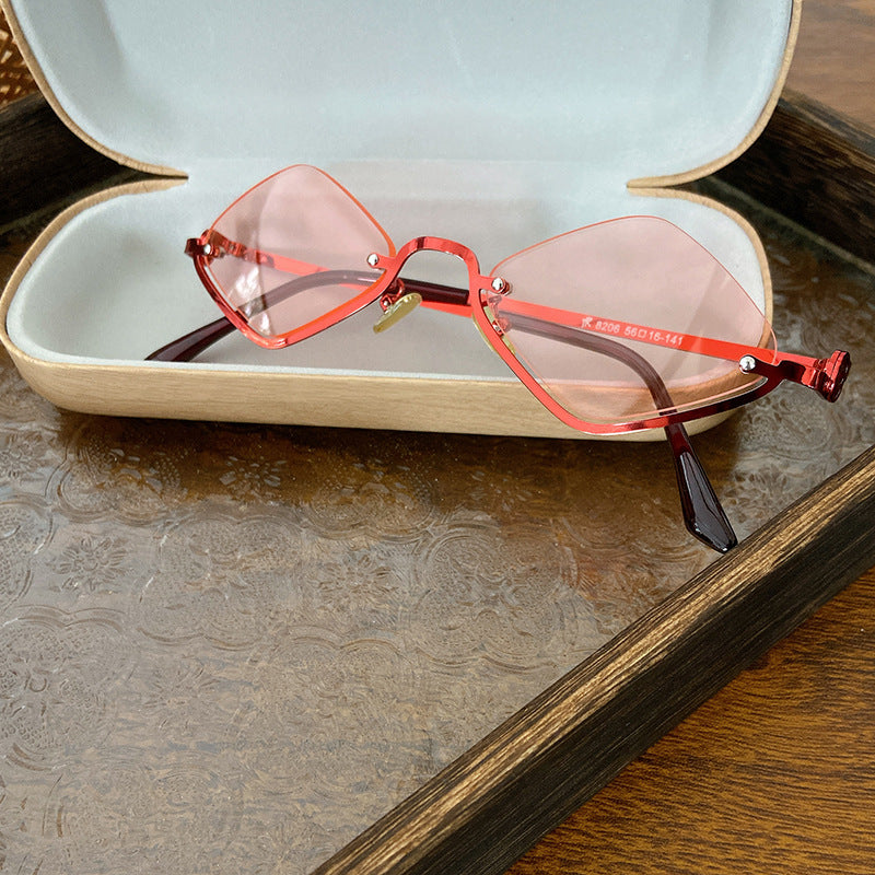Fashionable Retro Sunglasses in Geometric Design Bowlift