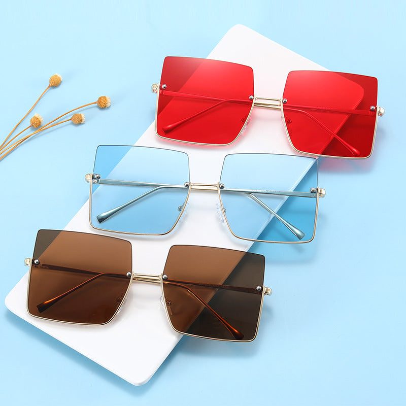 Women's Fashion Sunglasses in Distinctive Square Design Bowlift