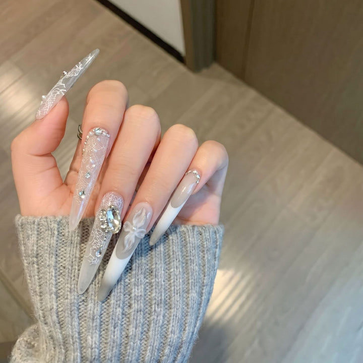 Decorative Stiletto Press-On Nail Art Set with Elegant Lace and Gemstone Accents Bowlift