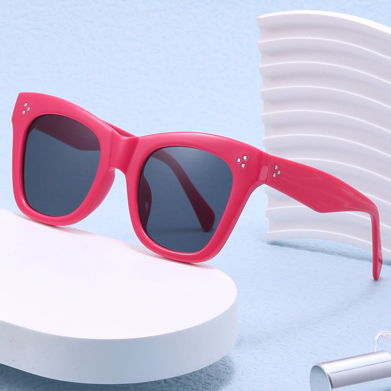 Ladies fashionable sunglasses in stylish Cat-Eye design Bowlift