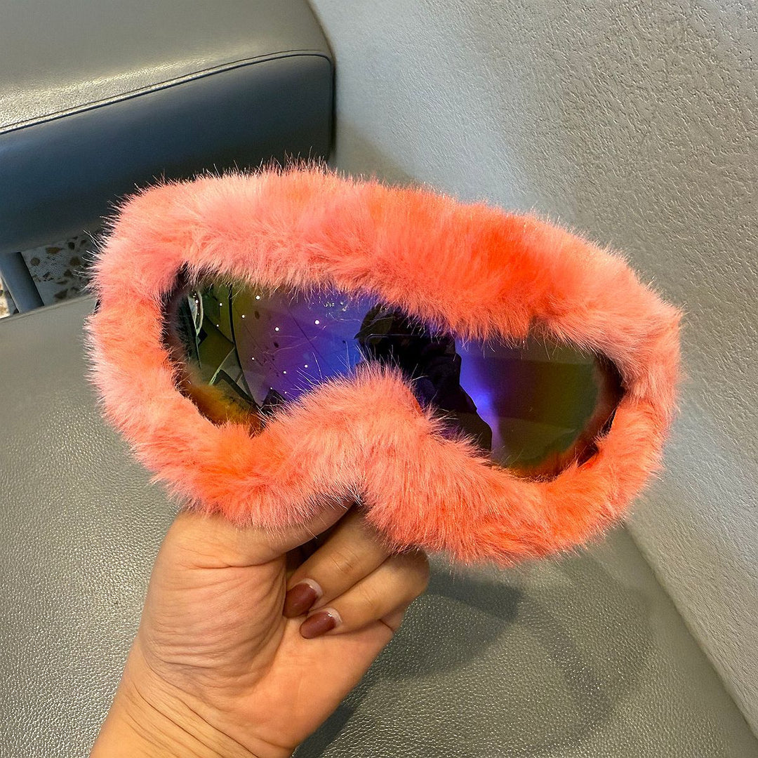 Women's sporty ski goggles with luxurious plush edge Bowlift