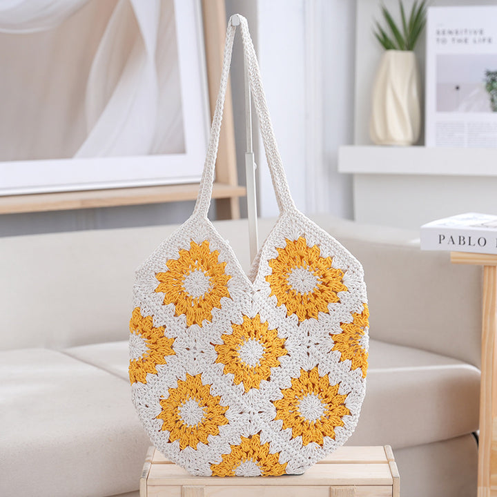 Crochet shopper with floral patterns Bowlift