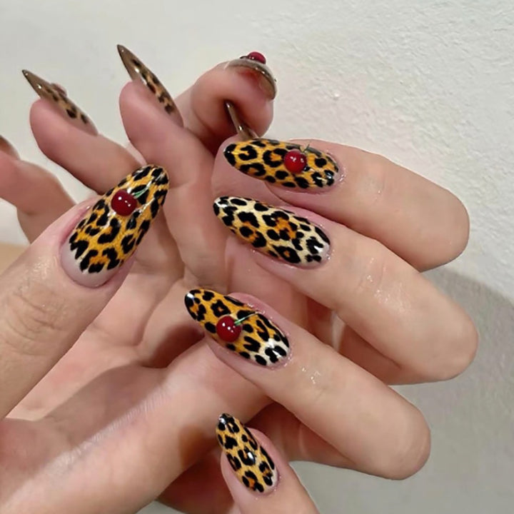 Artful stiletto nails with leopard pattern and accents Bowlift