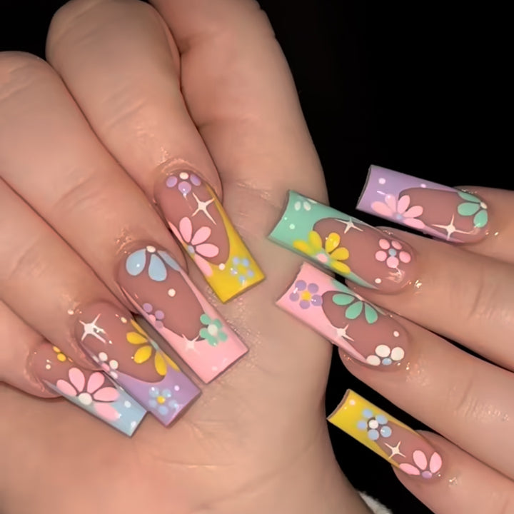 Artificial nail tips with floral designs Bowlift