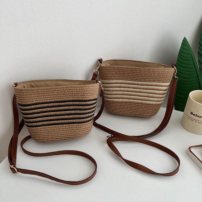 Handcrafted Straw Bag with Modern Design Bowlift