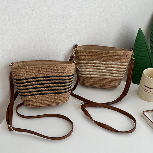 Handcrafted Straw Bag with Modern Design Bowlift