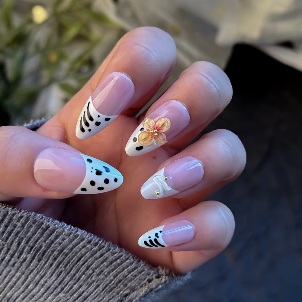 Artistic Flower-Embellished Press-On Nails Bowlift
