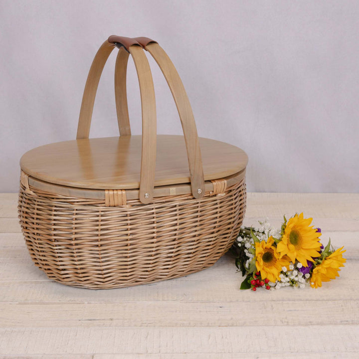 Women’s picnic basket with removable wooden lid and practical carrying handle Bowlift