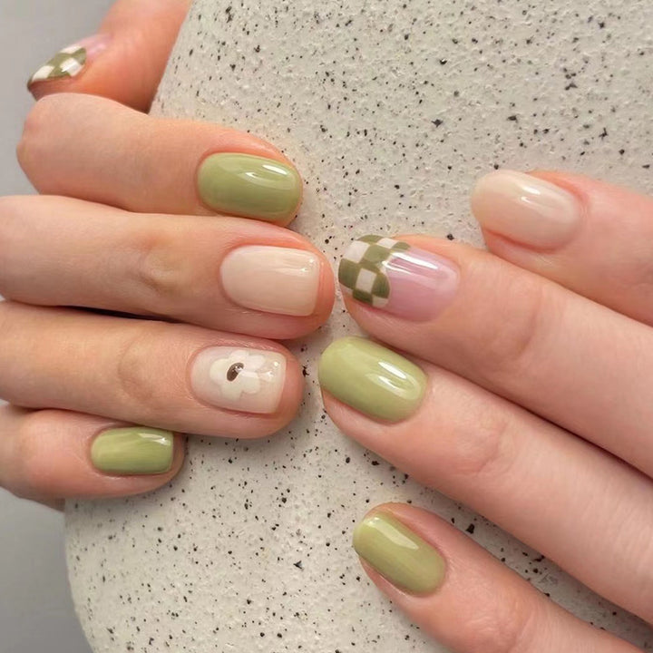Artful nail art in modern design Bowlift