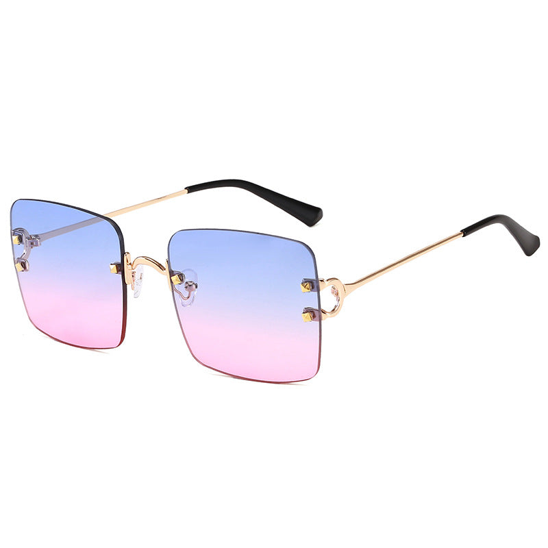 Women square sunglasses with an elegant metal frame and sturdy lenses Bowlift