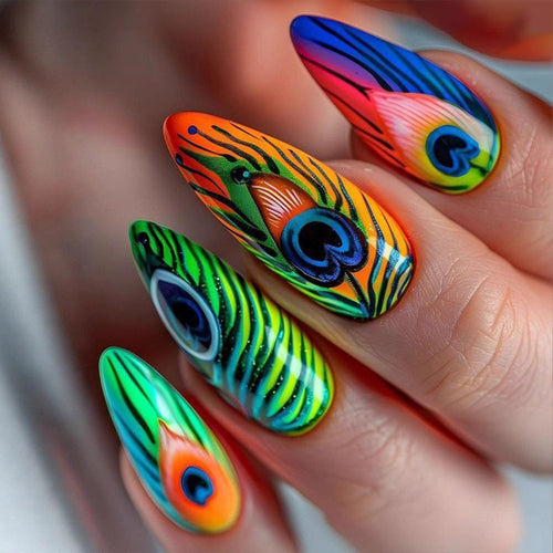 Artificial nails with artistic peacock pattern Bowlift