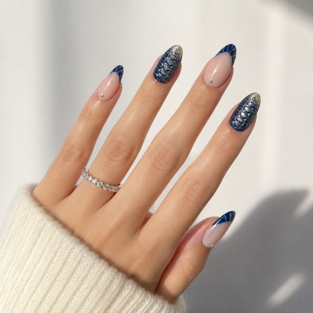 Artificial nails with elegant tip decoration and decorative accents Bowlift