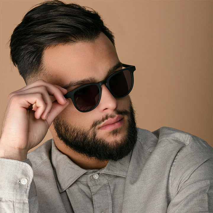 Women elegant sunglasses in minimalist design Bowlift