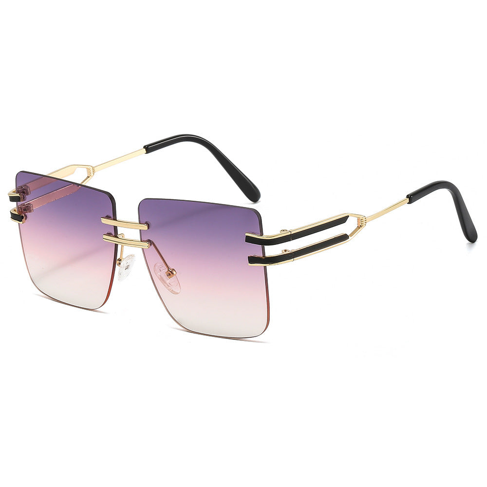 women's fashionable sunglasses with extravagant frame and delicate accents Bowlift