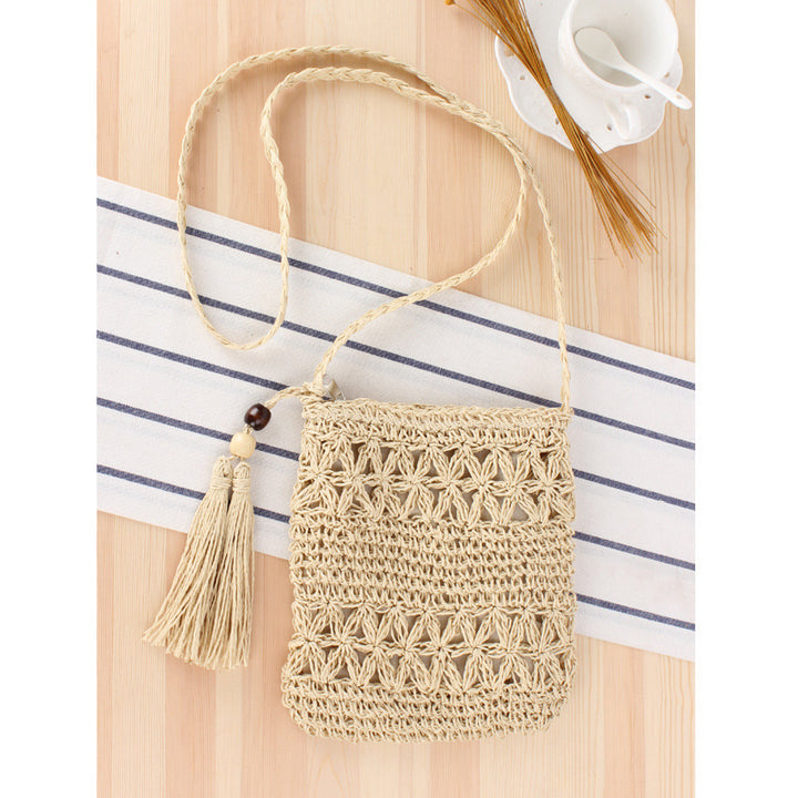Handbag Made of Hand-Knotted Natural Material with Elegant Tassel Pendant Bowlift