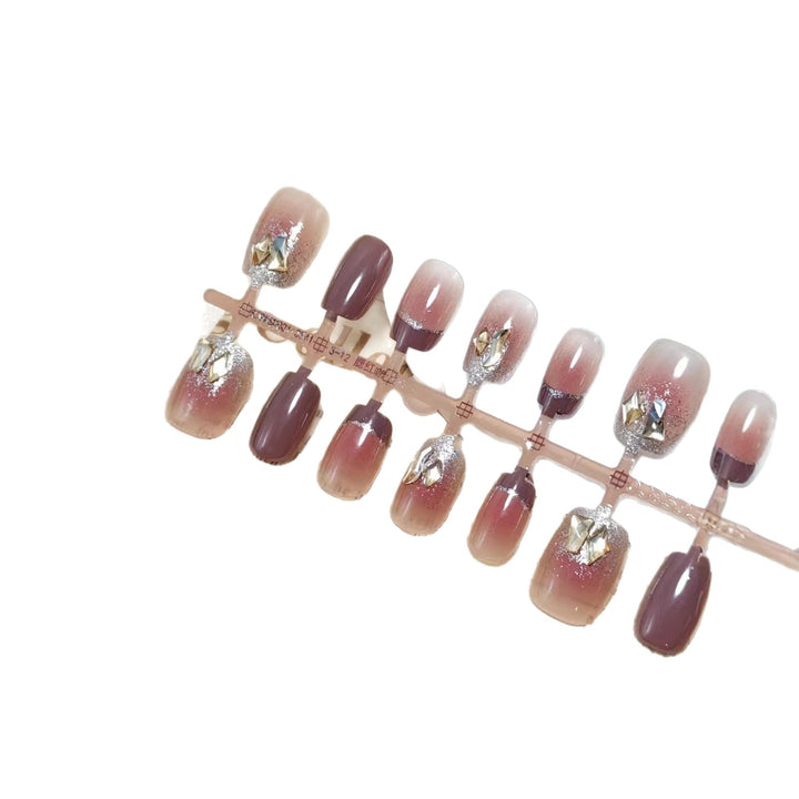 Elegant Artificial Nail Set with Gold Accents Bowlift