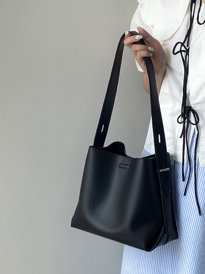 Fashionable everyday bag with adjustable shoulder strap Bowlift