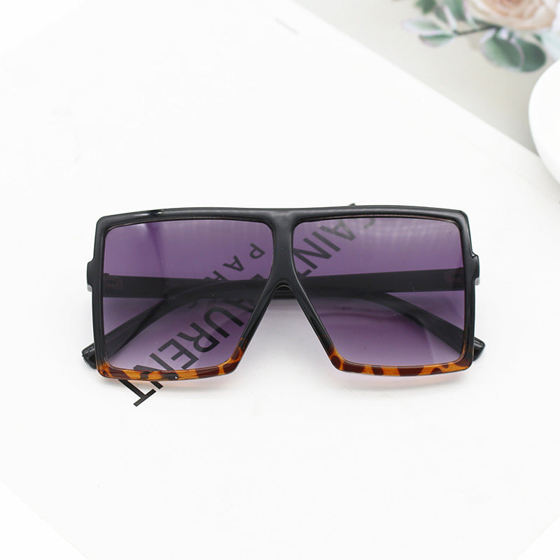 Women's Oversized Sunglasses in Fashionable Geometric Design Bowlift