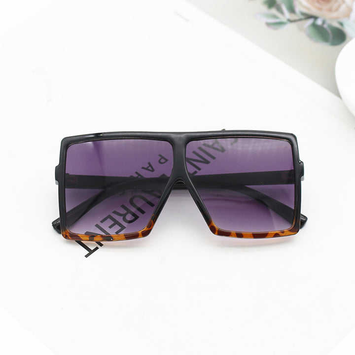 Women's Oversized Sunglasses in Fashionable Geometric Design Bowlift