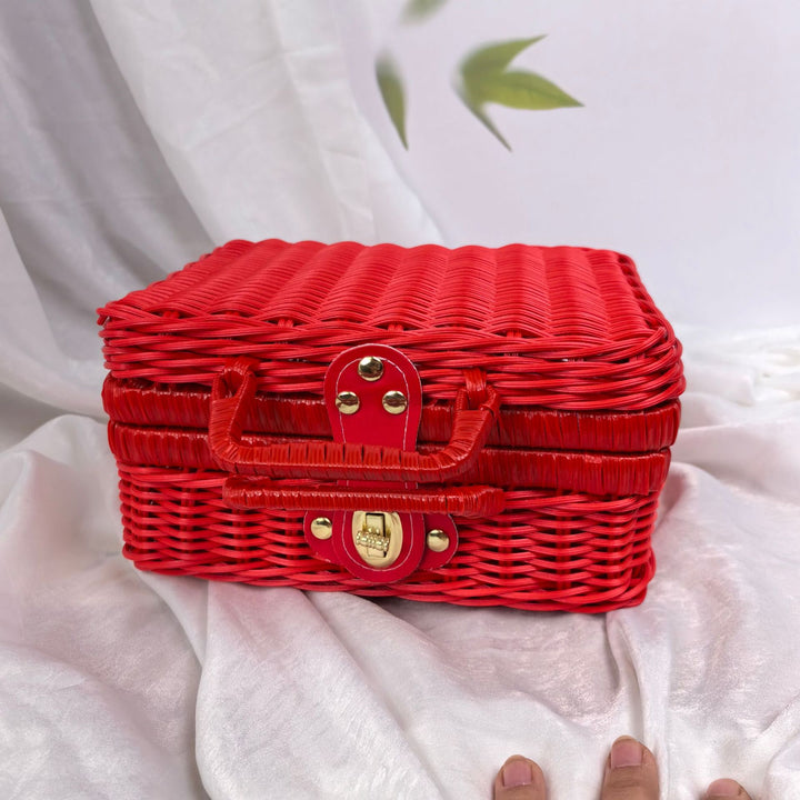 Women's handcrafted cosmetic storage case Bowlift
