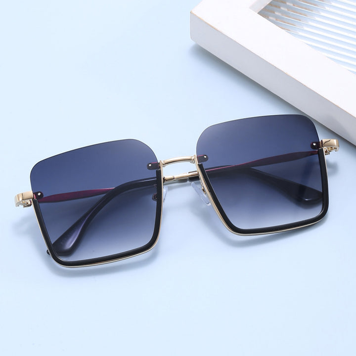 Women oversized sunglasses with elegant geometric frame Bowlift