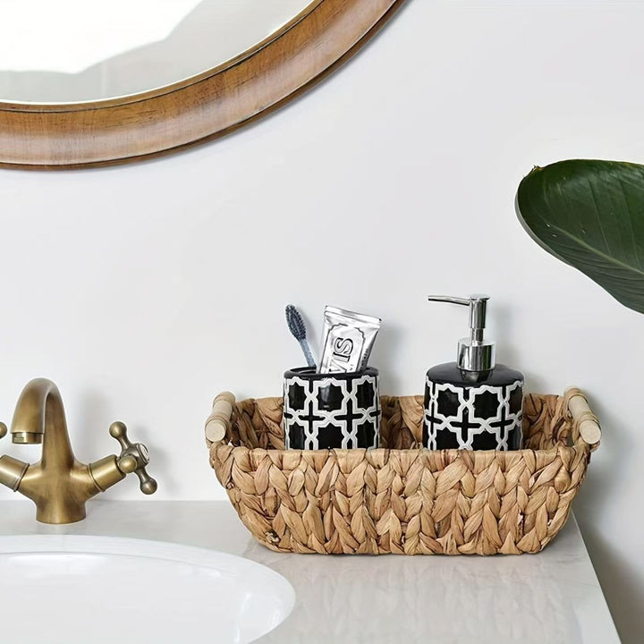 Decorative toilet paper basket Bowlift