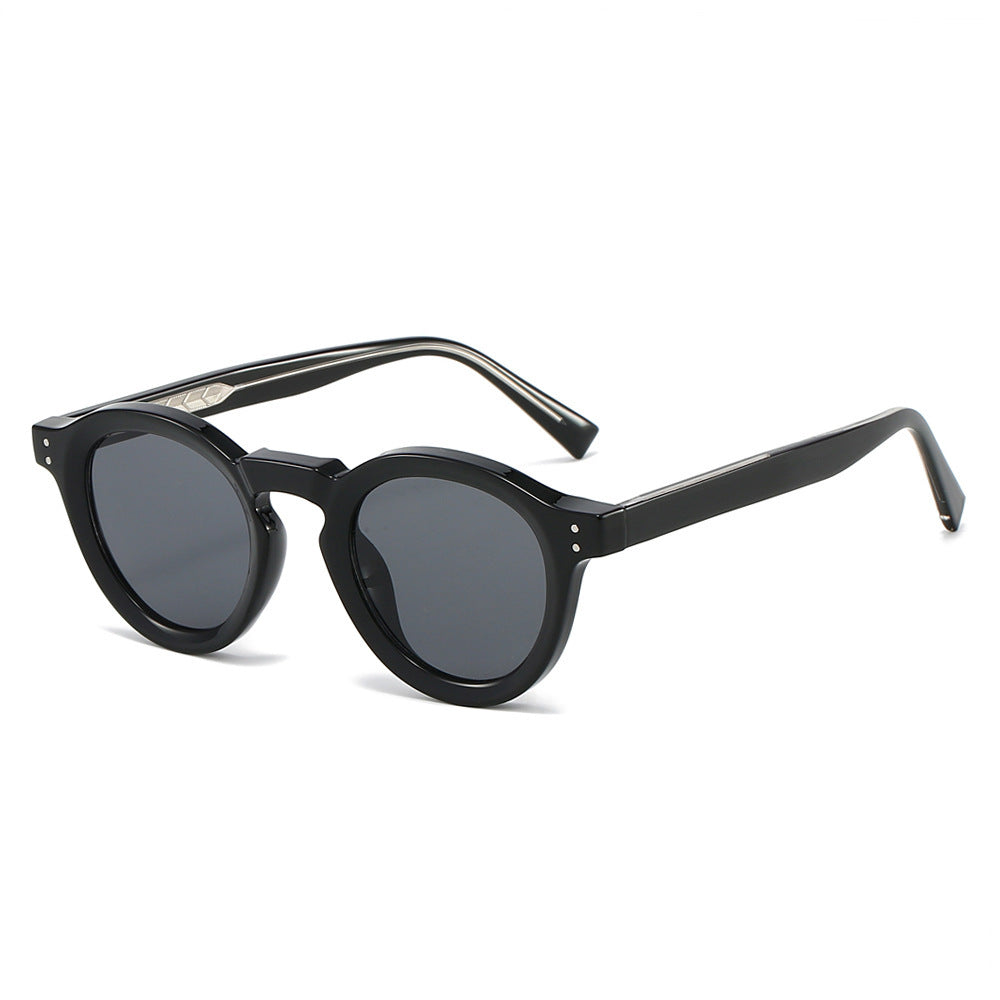 Ladies fashionable sunglasses in a stylish round design by Bowlift