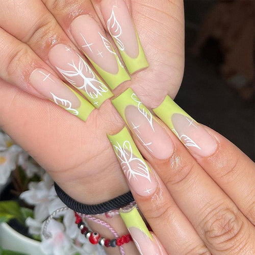 Artistic and creative nail extensions Bowlift