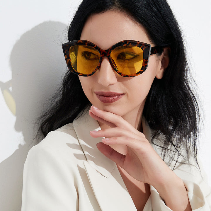 Women stylish cat-eye sunglasses Bowlift