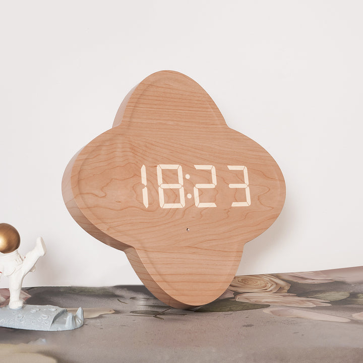 Designer table clock Bowlift