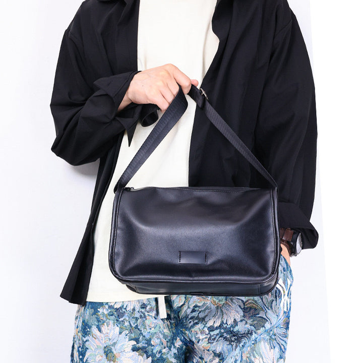 Practical Crossbody Bag In Minimalist Design Bowlift