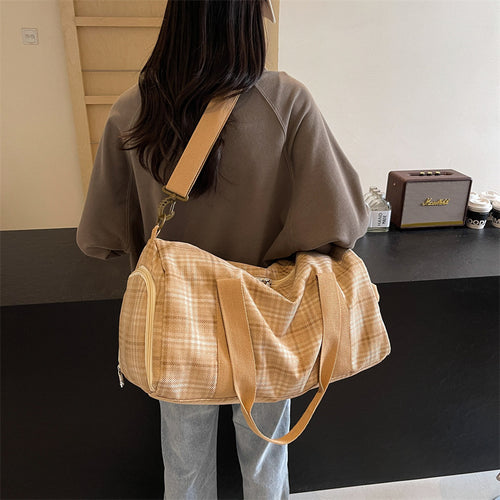 Versatile Checked Travel Duffle Bag Bowlift