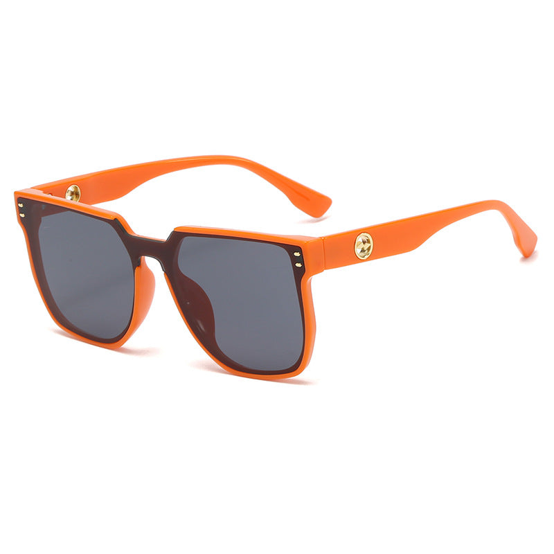 Women striking sunglasses with a distinctive geometric frame Bowlift