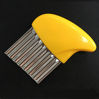 Practical dough cutter with ergonomic handle Bowlift