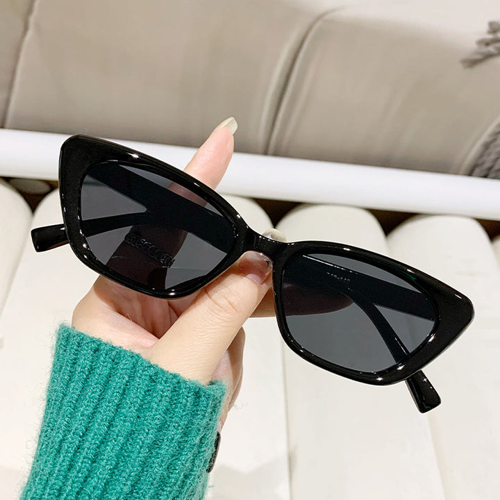 Women Cat-Eye Sunglasses with high-quality, geometric frame Bowlift