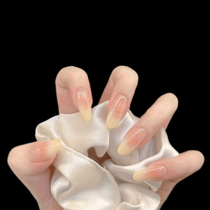Artificial Nails in Elegant Ombre Design Bowlift
