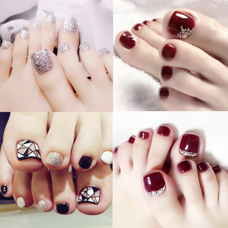 Elegant artificial nails with decorative accents Bowlift