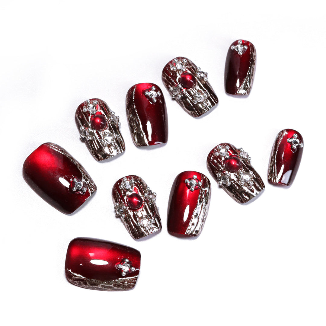 Artistic artificial nails in elegant design with glitter accents Bowlift