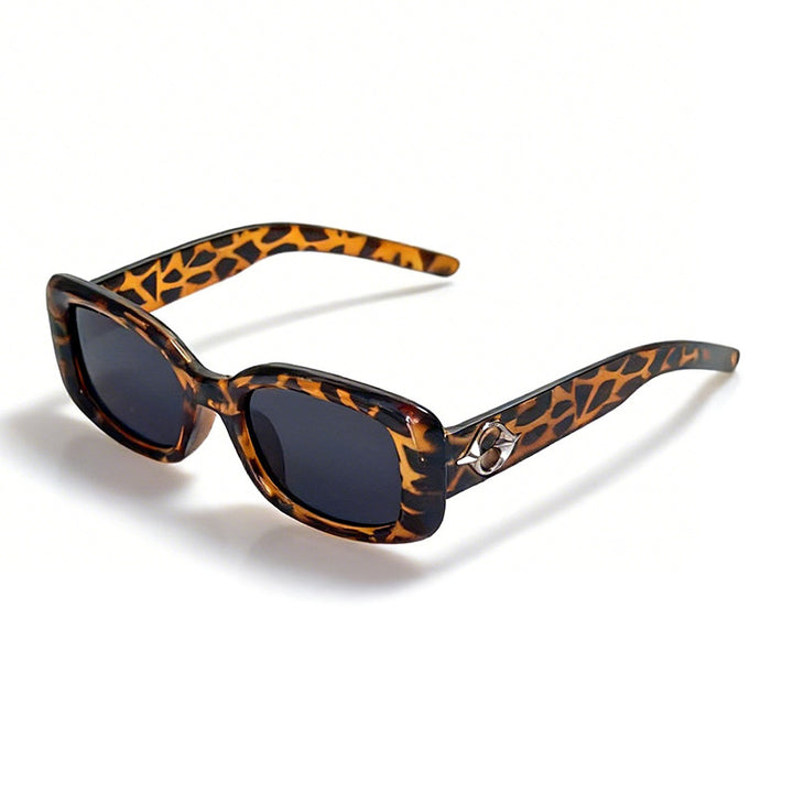 Vintage-Inspired Oversized Sunglasses Bowlift