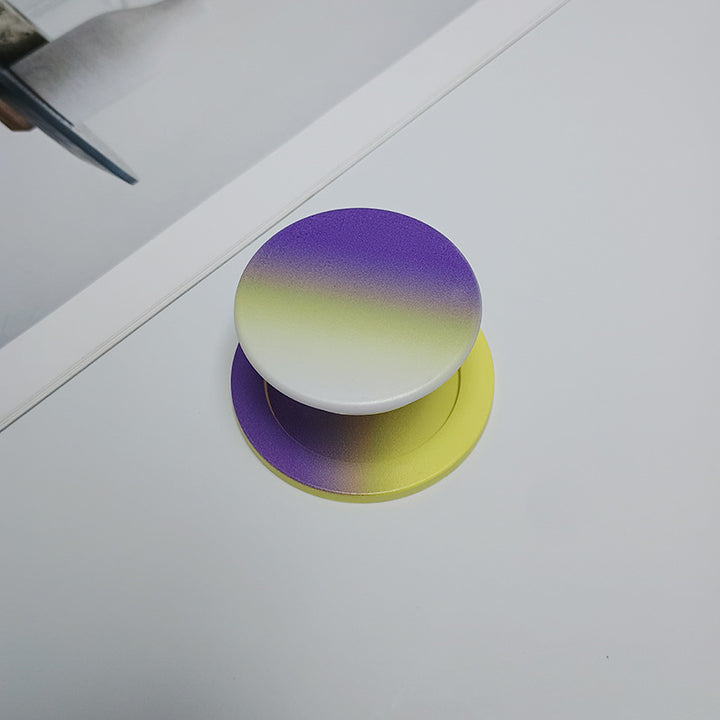 Stylish Gradient Phone Grip Bowlift