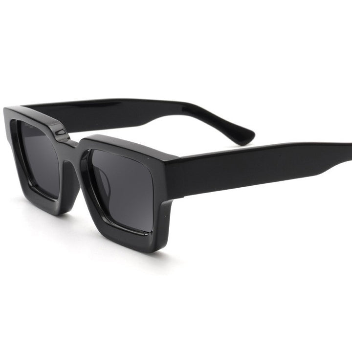 Ladies Designer Sunglasses with striking frame and polarized lenses Bowlift
