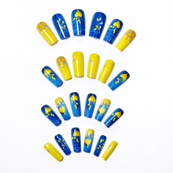 Creative artificial nails with heart design Bowlift