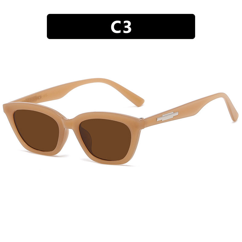 Women Cat-Eye Sunglasses with modern design and high-quality frame Bowlift