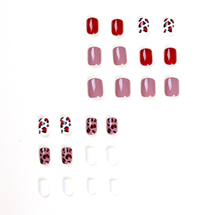 Artful Nail Art with Leopard Patterns Bowlift