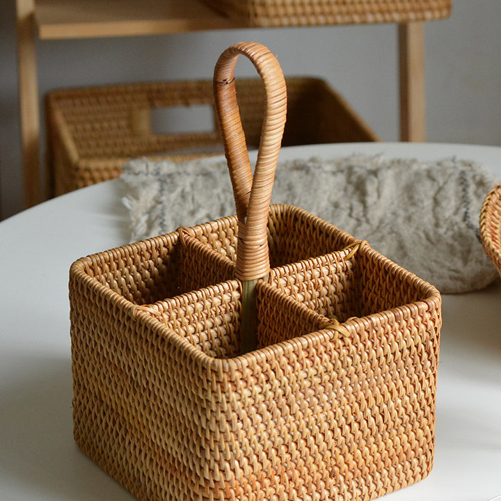 Women's round storage basket made of woven natural material Bowlift