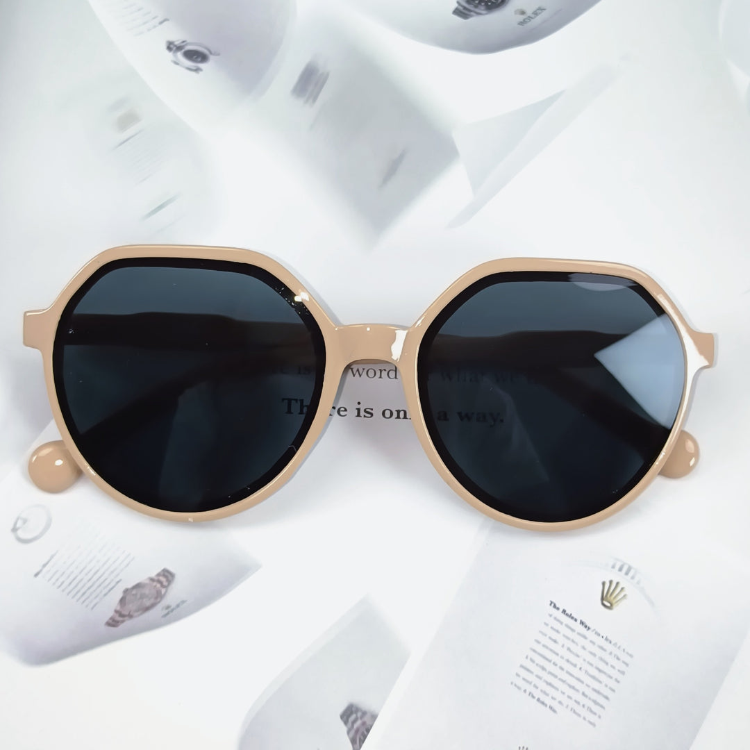 Women’s Geometric Sunglasses with Extravagant Accent Bowlift