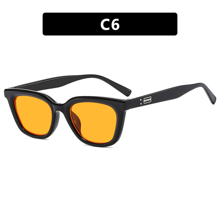 Ladies Cat-Eye Sunglasses with modern, slightly curved frame Bowlift
