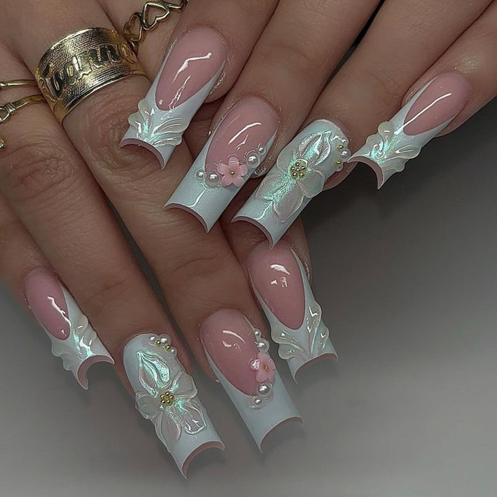 Decorative Floral Stiletto Press-On Nails Bowlift