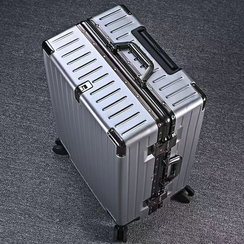 Rugged Expedition Suitcase Bowlift