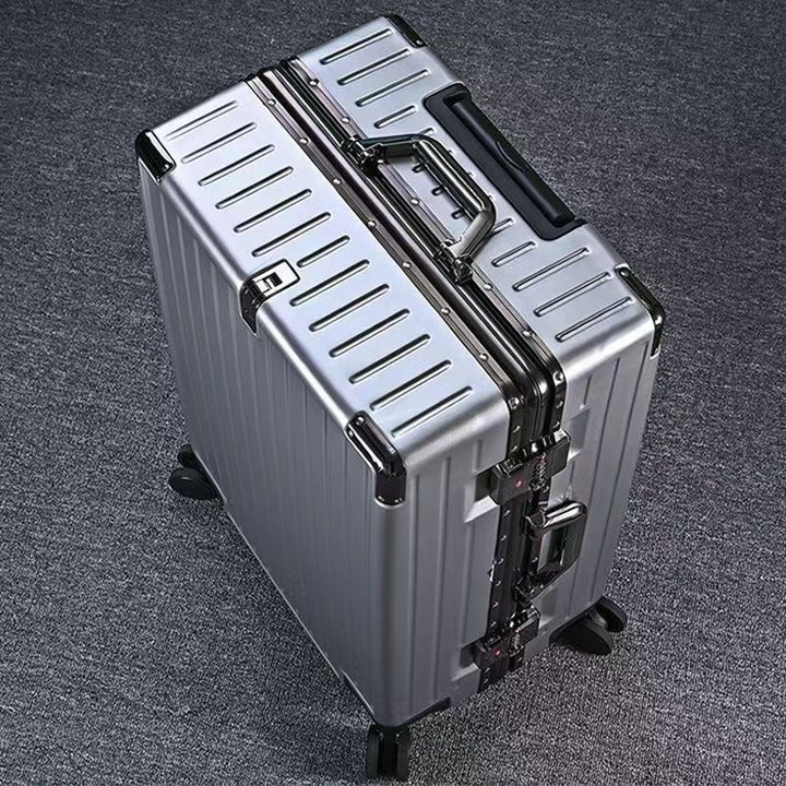Rugged Expedition Suitcase Bowlift